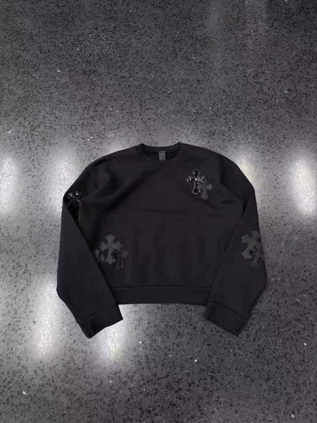 Chrome hearts 克罗心  十字架✝️贴皮 圆领卫衣  黑，第 1 张图片