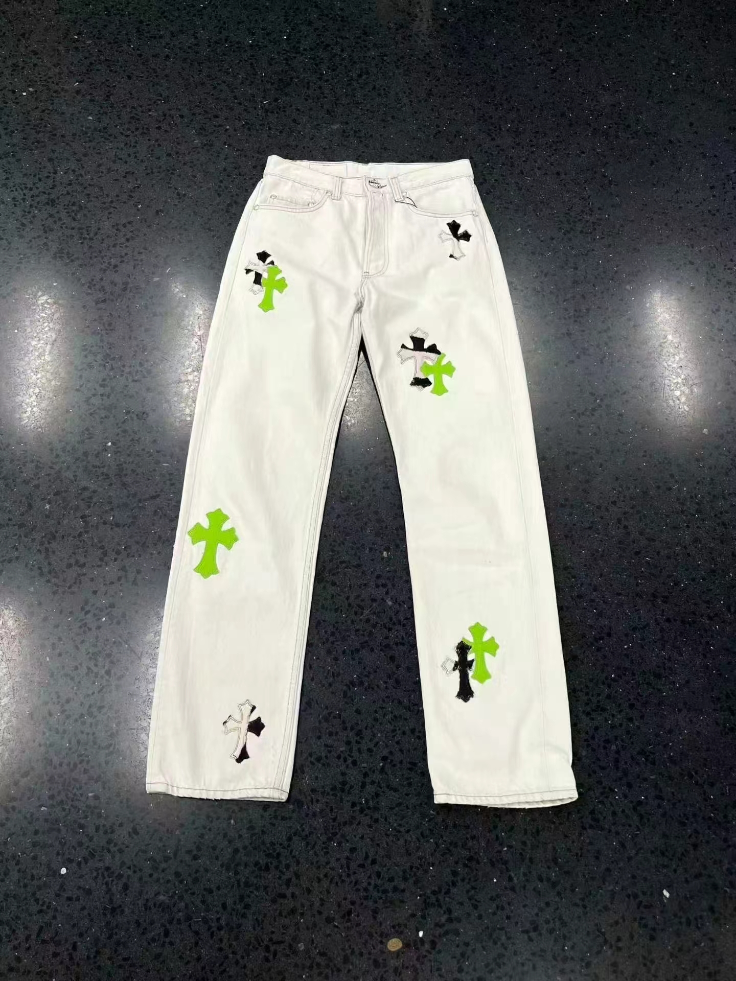 Chrome hearts Croheart London Limited Leopard Green Cross✝กางเกงยีนส์สีขาวแบบผิวบาง รูปที่ 1
