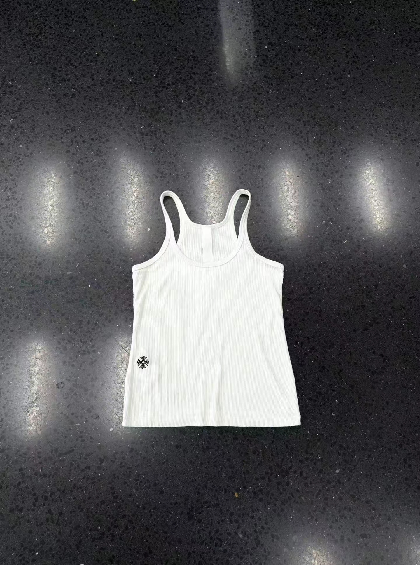 Chrome hearts Croc หัวใจปักครอสติช CH🪡เสื้อกั๊กด้ายสีขาว รูปที่ 1