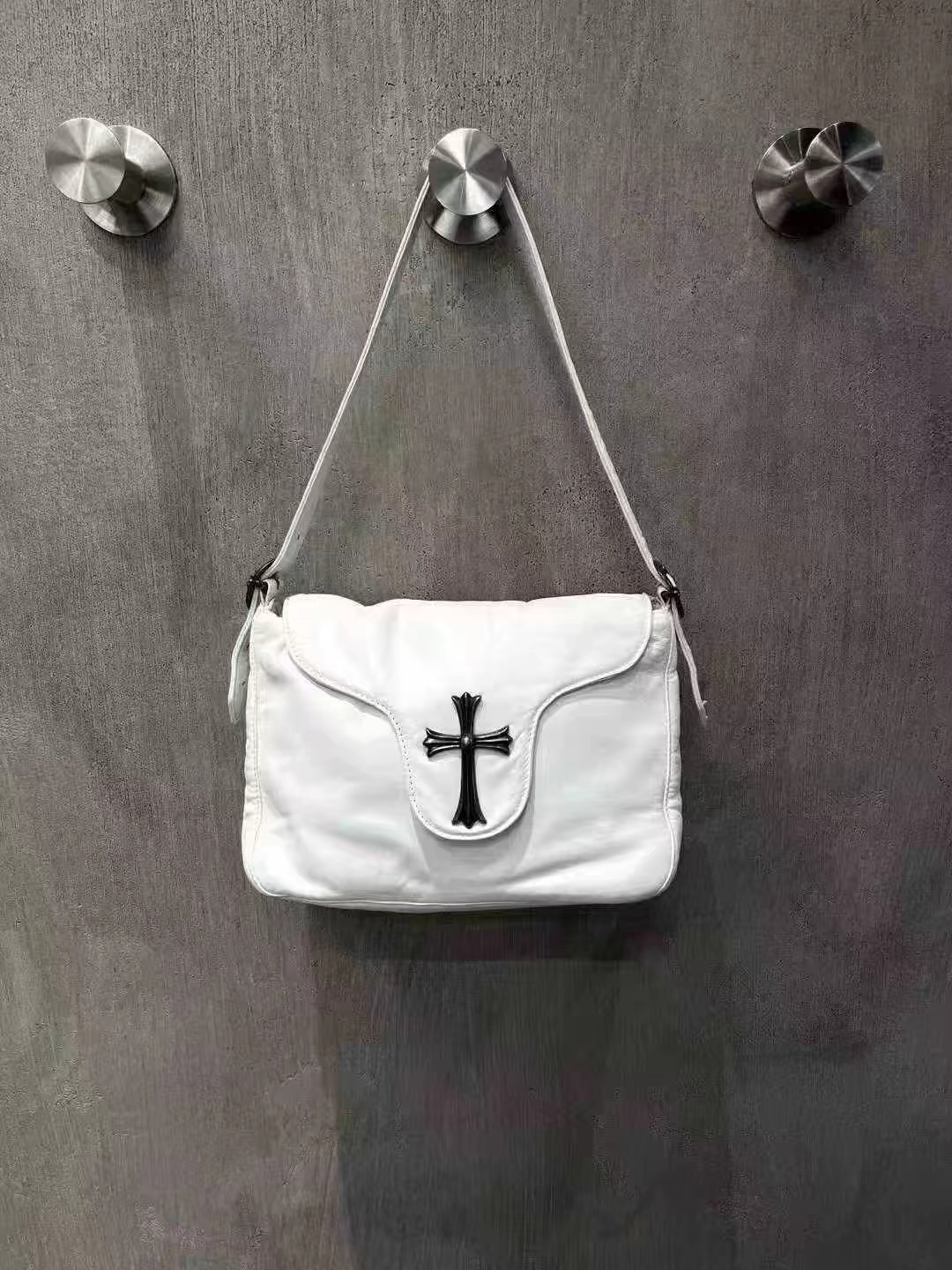 Chrome Hearts Croatus หัวใจ Flap Cross✝️ กระเป๋านักเก็ตไก่แบบฝาพับ รูปที่ 1