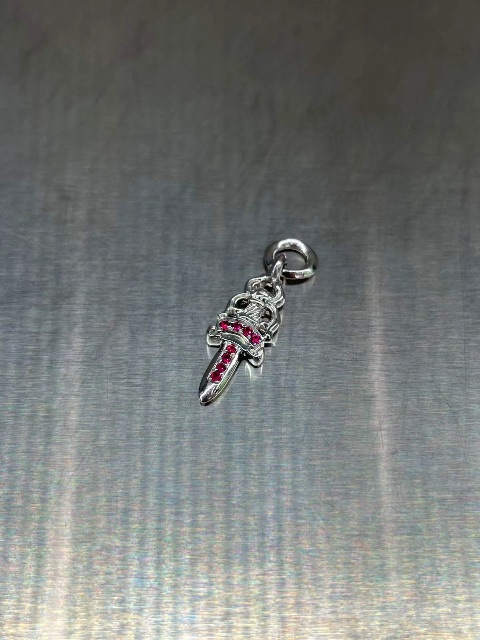 Chrome hearts Croheart 18K กริชเพชรสีชมพู🗡จี้