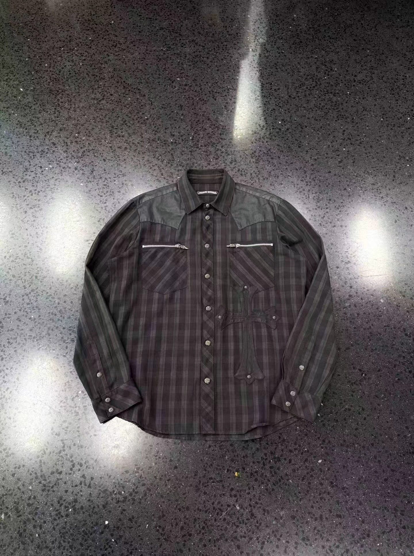 Chrome hearts Черно-серый большой крест✝Рубашка в клетку с накладным верхом, изображение 1