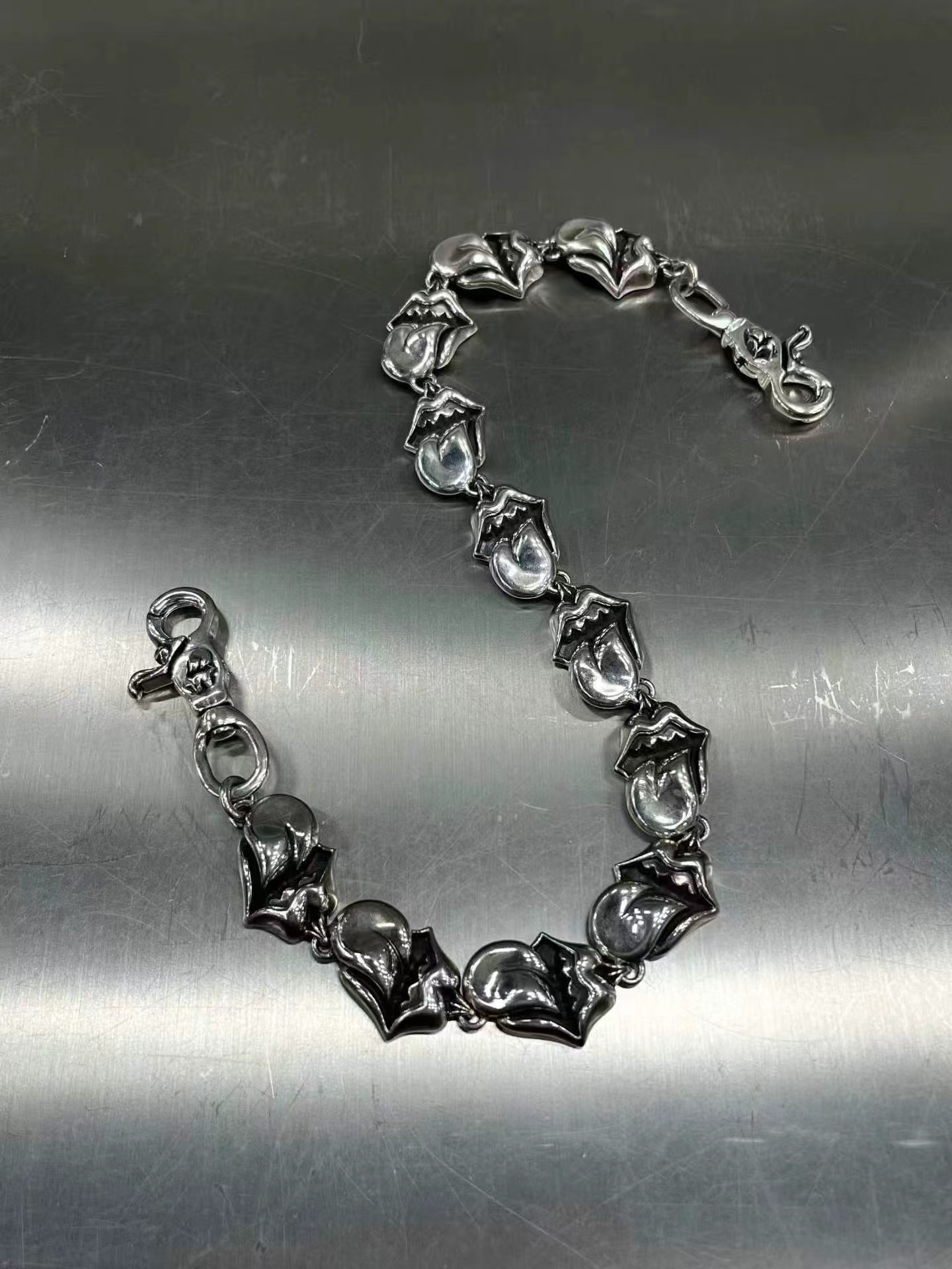 Chrome hearts Crockroheart Rolling Stone ห่วงโซ่กางเกงลิ้นใหญ่หัวเข็มขัดกุ้งมังกรคู่ รูปที่ 1