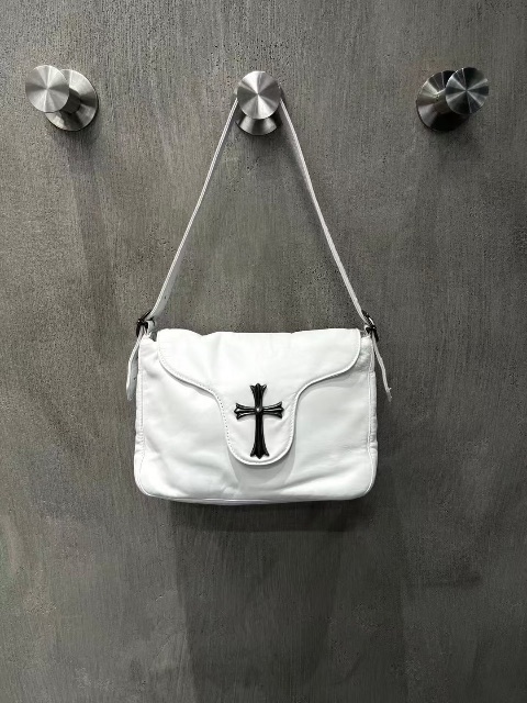 Chrome Hearts ครอสหัวใจแบบฝาพับ✝️ กระเป๋านักเก็ตไก่พลิกสีขาว