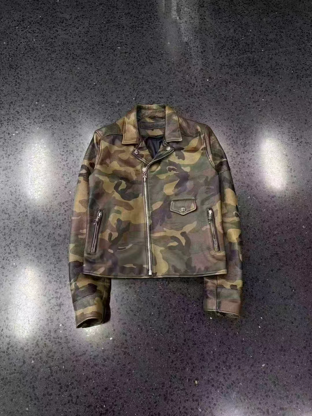 Chrome hearts Crohearts เสื้อแจ็คเก็ตหนังลายพรางอัศวิน รูปที่ 1
