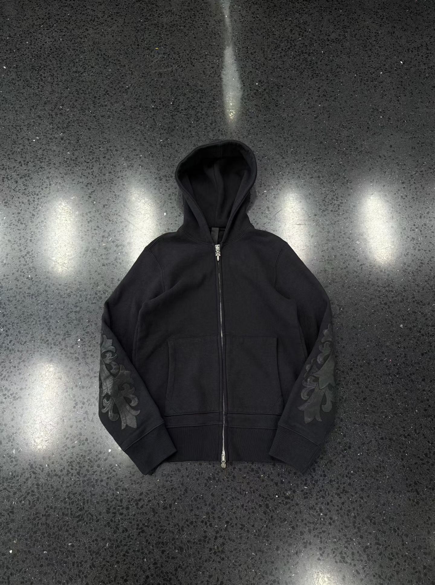 Chrome hearts Croix Heart Cross Flower Vine Patch Leather Zipper Hoodie รูปที่ 1