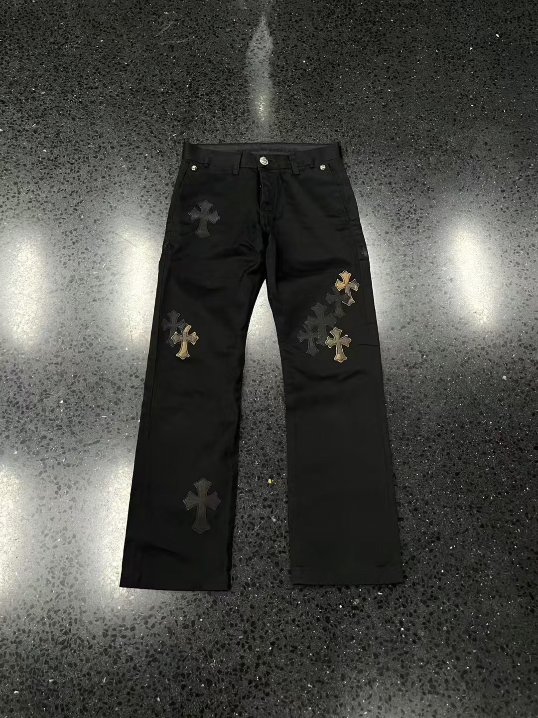 Chrome hearts โครเอเชียหัวใจลายพรางข้าม✝️ แผ่นแปะชิโนสีดำ รูปที่ 1