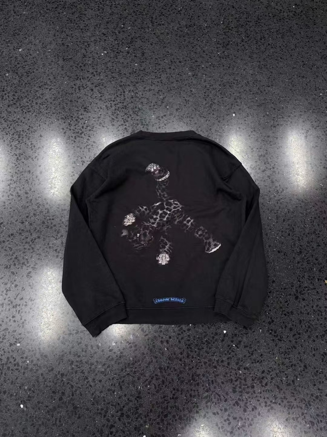 Chrome hearts โครโกหัวใจหมี🧸เสื้อสเวตเตอร์สีดำพิมพ์ลายแมลง รูปที่ 1