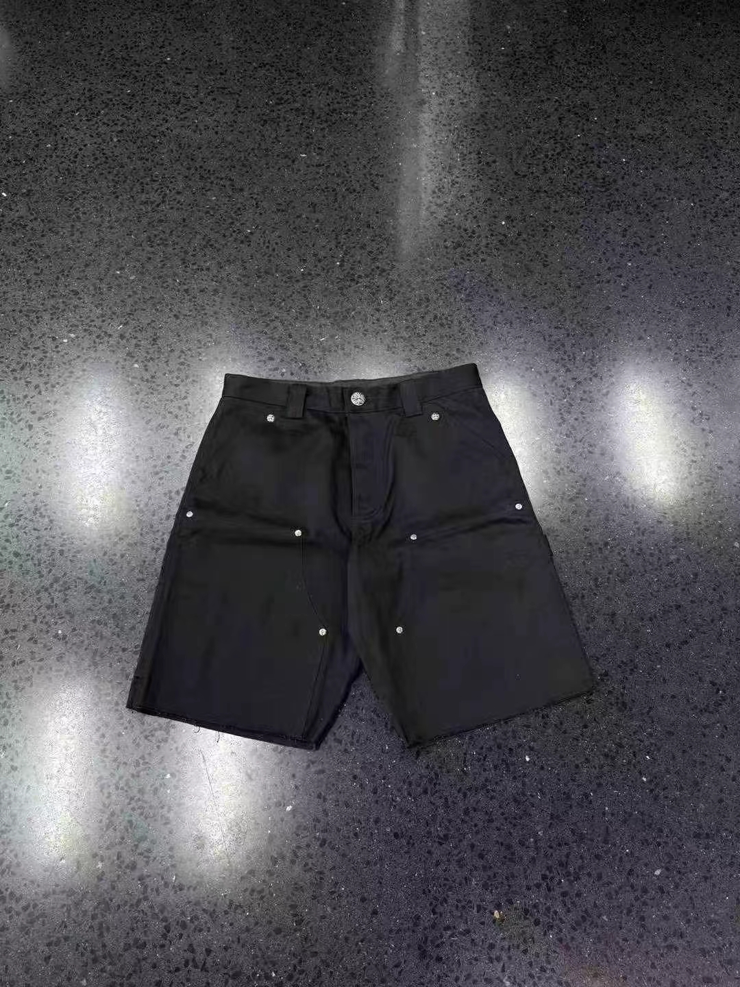 Chrome hearts โครร็อกเกอร์หัวใจหมุดสองเข่ากางเกงขาสั้น🩳สีดำ รูปที่ 1