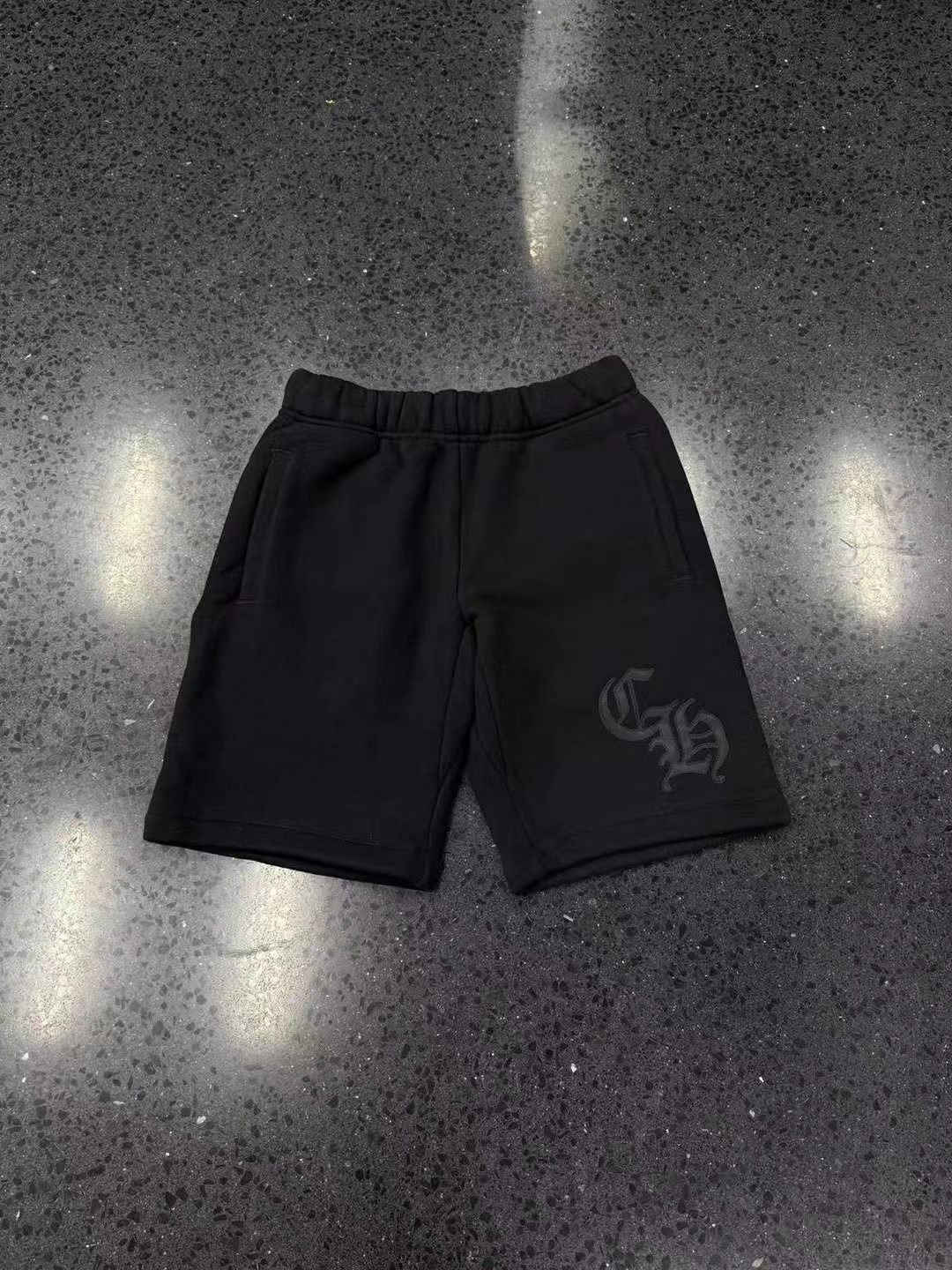 Chrome hearts โครเอเชียหัวใจ CH แพทช์เย็บปักถักร้อย🪡กางเกงขาสั้น🩳สีดำ รูปที่ 1
